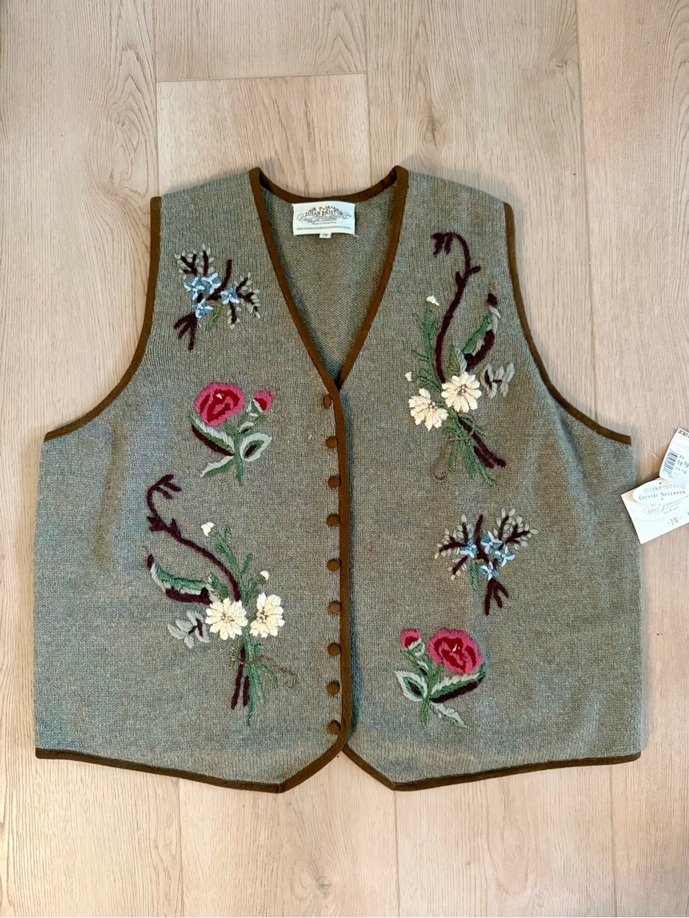 VTG Embroidered Floral V-Neck Wool Knit Sweater Vest Button Front Size 1W